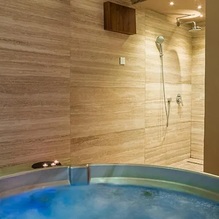 Venus With Jacuzzi And Sauna - Center Appartamento *